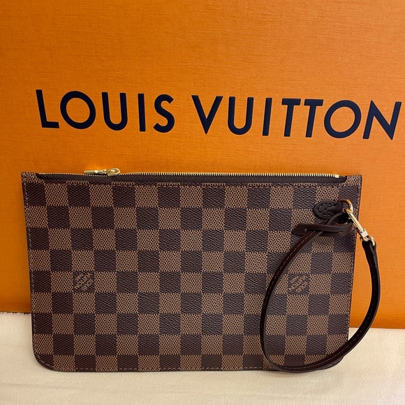 2021  WRISTLET POUCHETTE LOUIS VUITTON - Picture 2 of 6